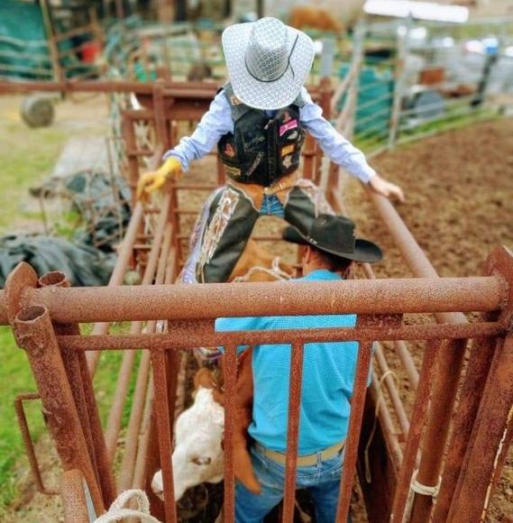 Profile Picture of Jackson Constance (@marshrunner) on Poshmark