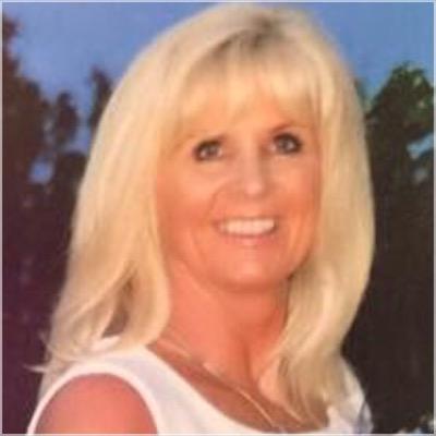Profile Picture of Mandy Farrell (@MandyFarrell17) on Twitter