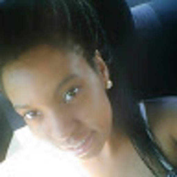 Profile Picture of Brianna Buford (@briannab300) on Poshmark