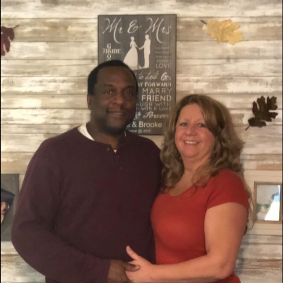 Profile Picture of Lisa Wheaton (@lisawheaton725) on Poshmark