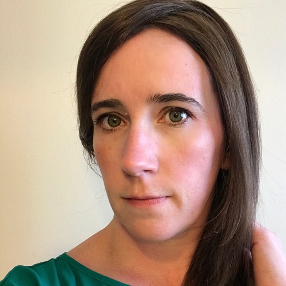 Profile Picture of Shannon Titcomb (@shannont811) on Poshmark