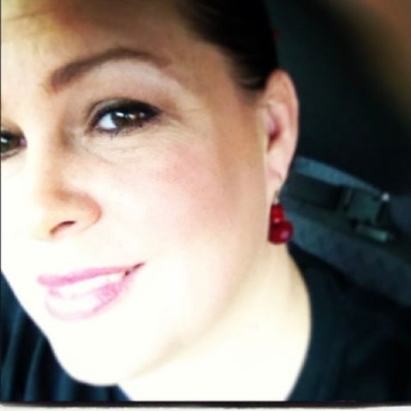 Profile Picture of Danielle Cilento (@danielle_lachie) on Poshmark