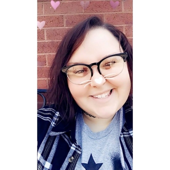 Profile Picture of Ashley Glotzbach (@osakasun) on Poshmark