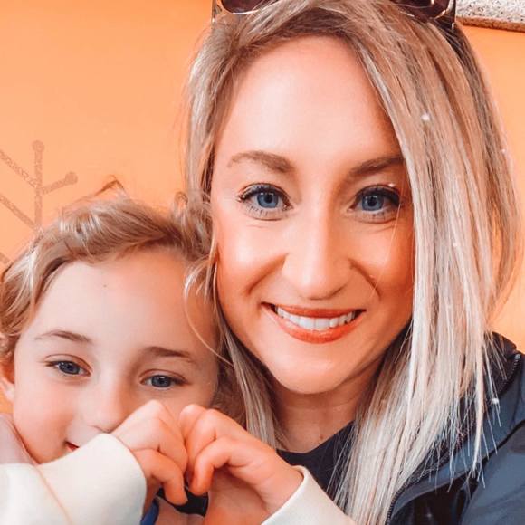 Profile Picture of Kellie Deaton (@kd0503) on Poshmark