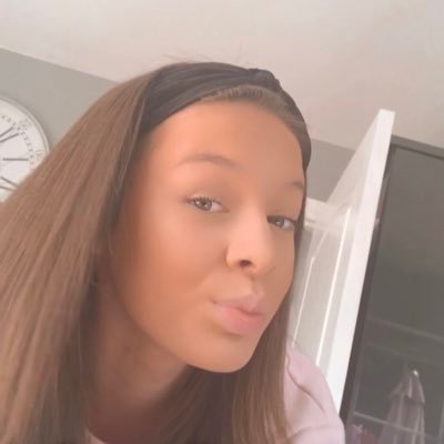 Profile Picture of Sara Lavery  👸🏽 (@sara32696548) on Twitter