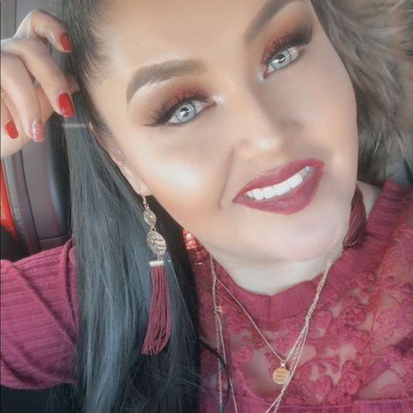 Profile Picture of Mela Cayatineto (@melacayatineto) on Poshmark