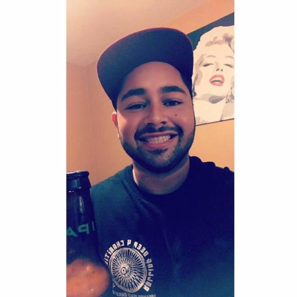 Profile Picture of Alex Alatorre (@kl3v3r) on Poshmark