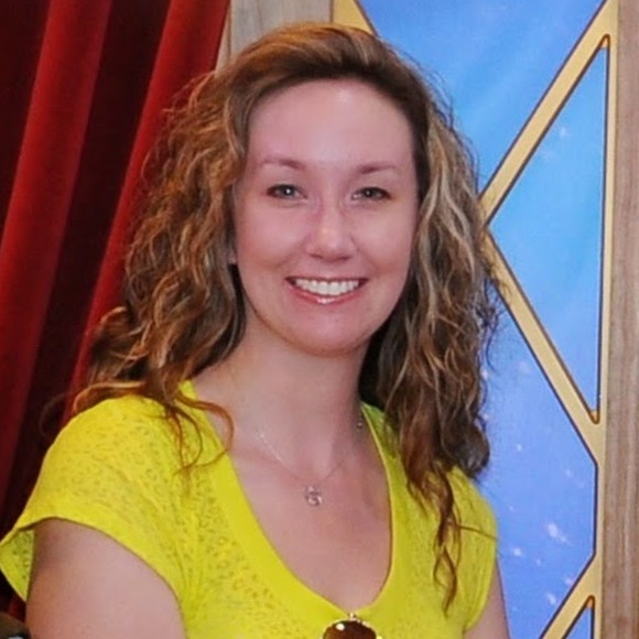 Profile Picture of Lynne Ryden (@rydlyn527) on Poshmark