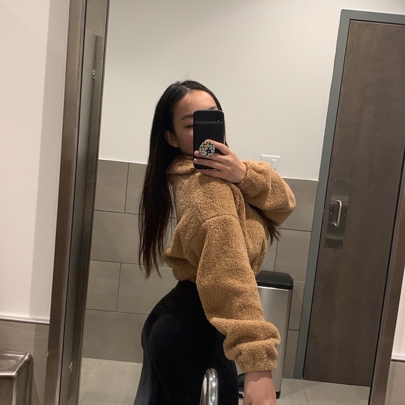 Profile Picture of Francesca Frejas (@ffrejas) on Poshmark