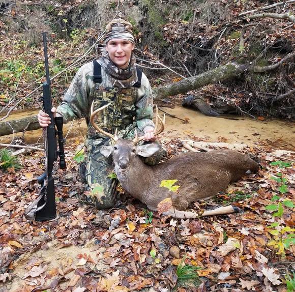 Profile Picture of Alex Zuback (@alexgene25) on Poshmark