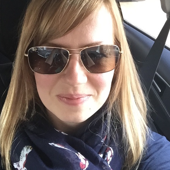 Profile Picture of Anne Sievert (@asievert81) on Poshmark