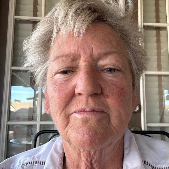 Profile Picture of Donna Best-carlton (@iloverec50) on Poshmark