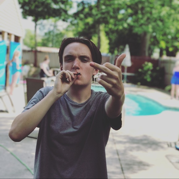 Profile Picture of Robert Grippen (@crzman1000) on Poshmark