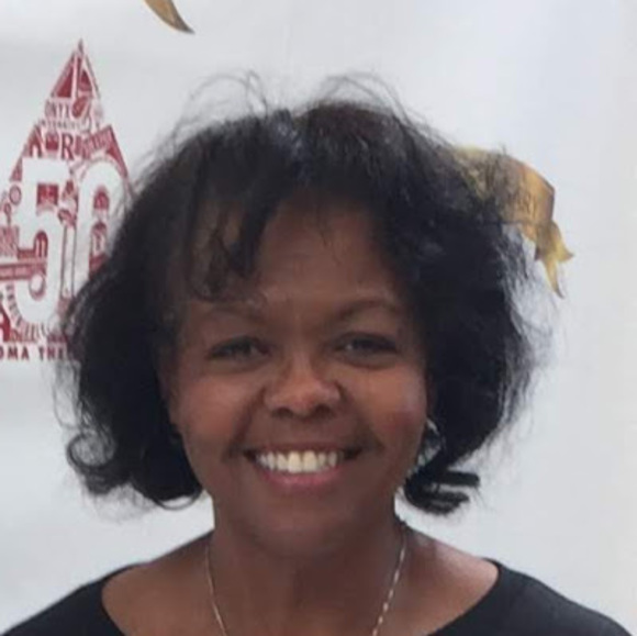 Profile Picture of Iris Day (@ibday) on Poshmark