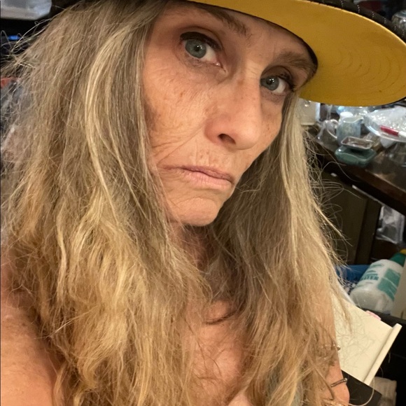 Profile Picture of Tracy Ruhl-rossi (@frecklefury) on Poshmark