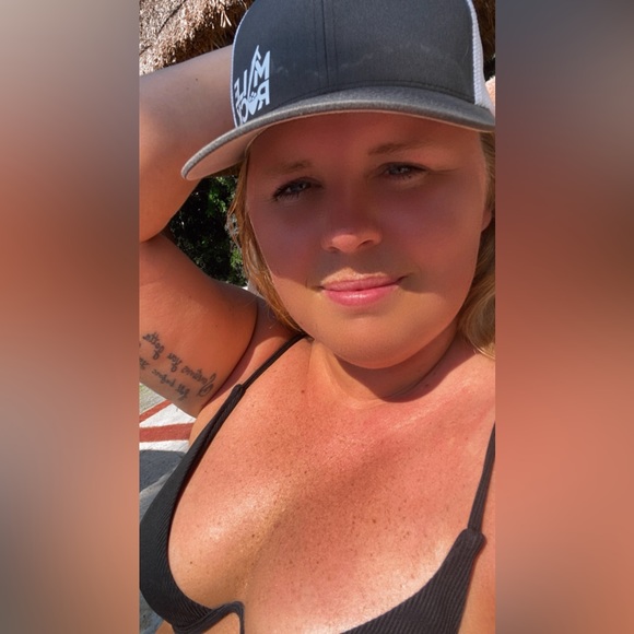 Profile Picture of Brianna Schuster (@bkjacak11) on Poshmark