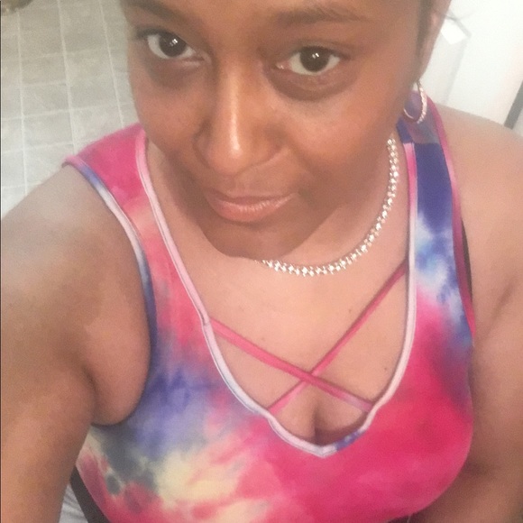 Profile Picture of Amberina Sabater (@jclbx) on Poshmark