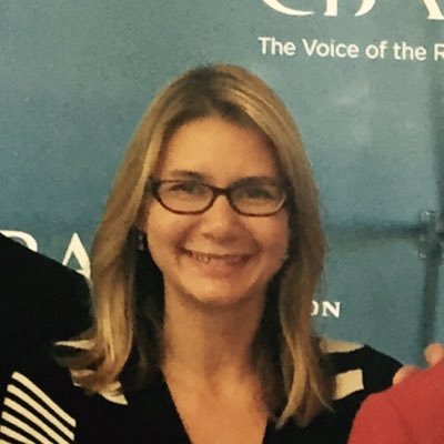 Profile Picture of Laurie Carson (@lcarson6980) on Twitter