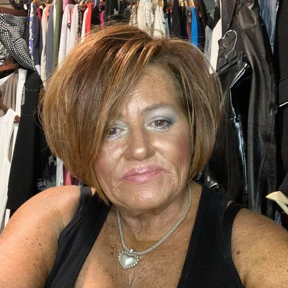 Profile Picture of Dawn Wilcox (@dawniedwilcox) on Poshmark