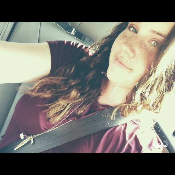 Profile Picture of Hannah Zeger (@hannahzeger) on Poshmark