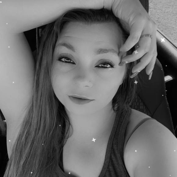Profile Picture of Kortni Harrell-stephens (@khstephens) on Poshmark