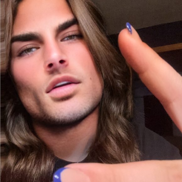 Profile Picture of Elise Shultis (@eliseshultis) on Poshmark