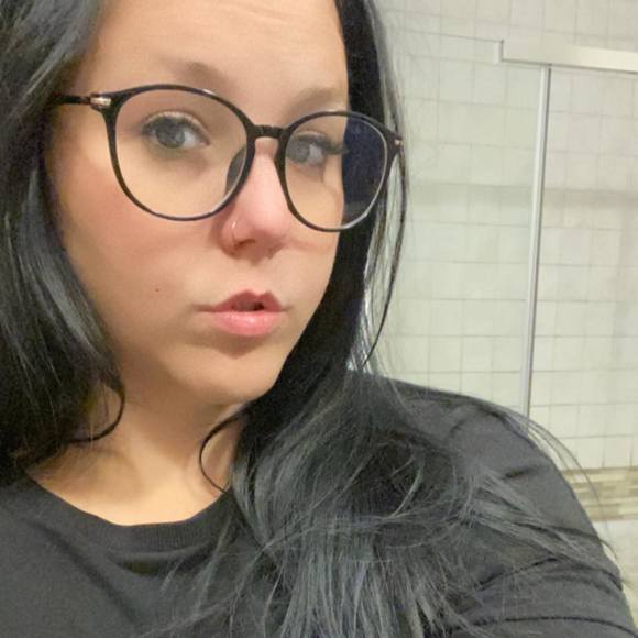 Profile Picture of Maude Chartier-paul (@maudecp) on Poshmark