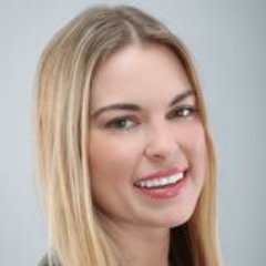 Profile Picture of Lauren Snell (@LaurenSellHomes) on Twitter