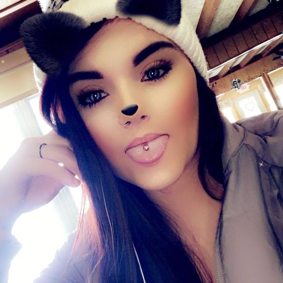 Profile Picture of Lisa Iwen (@lisaiwen22) on Poshmark