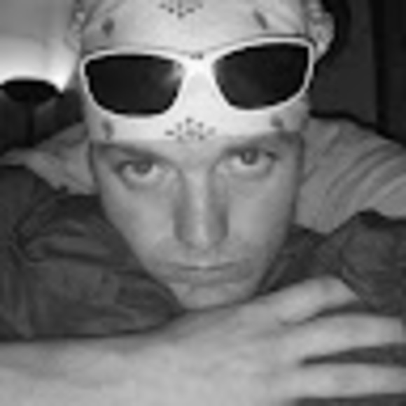 Profile Picture of Eric Selby (@ericselby) on Poshmark