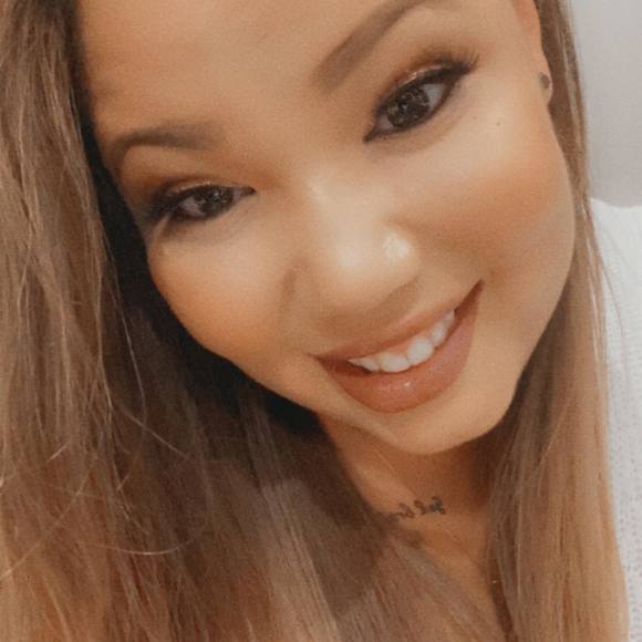 Profile Picture of Cecila Johnson (@gagyrl23) on Poshmark