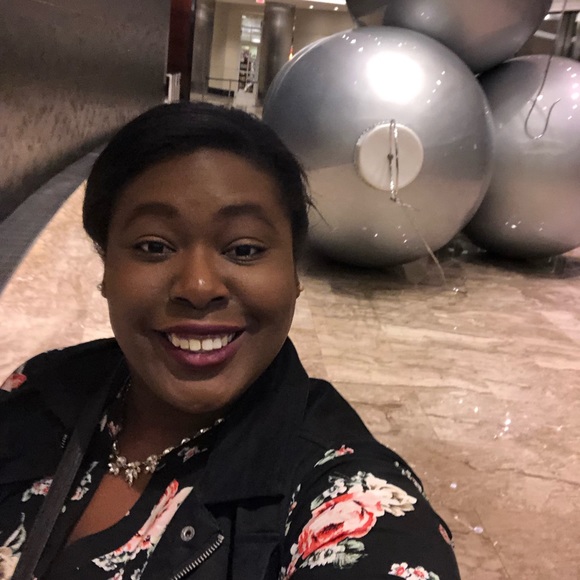 Profile Picture of Joy Solomon (@jes2319) on Poshmark