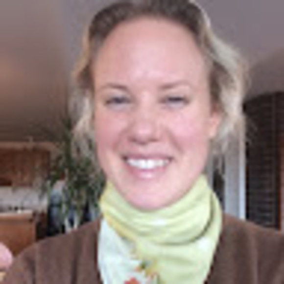 Profile Picture of Sylvia Imbrock (@sylvieeee16) on Poshmark