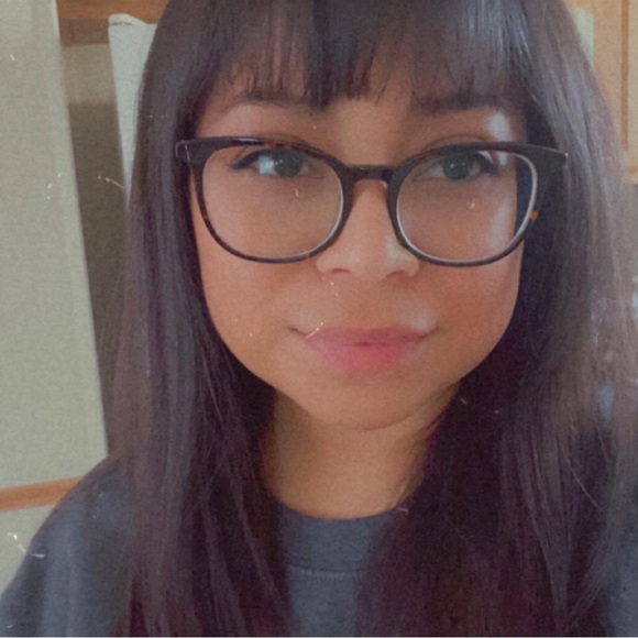 Profile Picture of Manuela Jimenez (@mxj015) on Poshmark