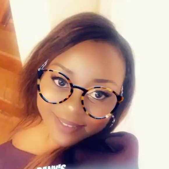 Profile Picture of Danielle Kitenge (@daniellekitenge) on Poshmark