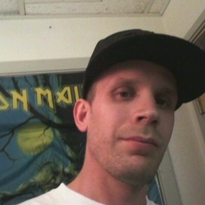 Profile Picture of Chris Schlueter (@rocklife121682) on Twitter