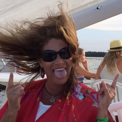Profile Picture of Robin Hill (@Little_wing88) on Twitter