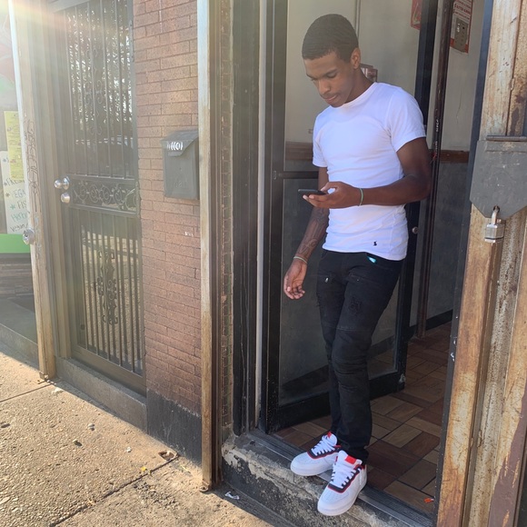 Sean Linder-mcnair - Poshmark Profile Picture of Sean Linder-mcnair (@realseanwest) on Poshmark