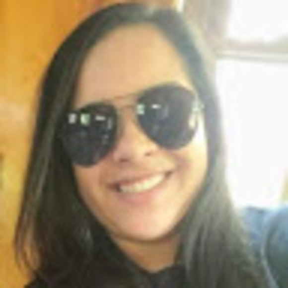 Profile Picture of Maria Poore (@pooremaria8) on Poshmark