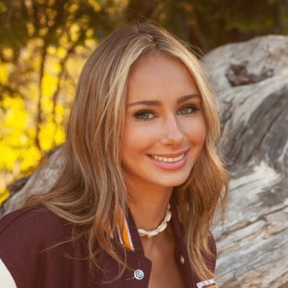 Profile Picture of Ava Jenkins (@jenkyyjenks) on Poshmark