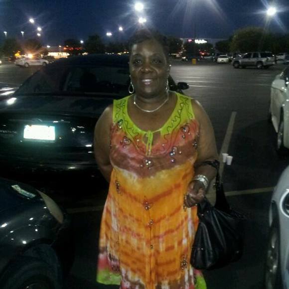 Profile Picture of Renee Jeffery (@reneejeffery01) on Poshmark