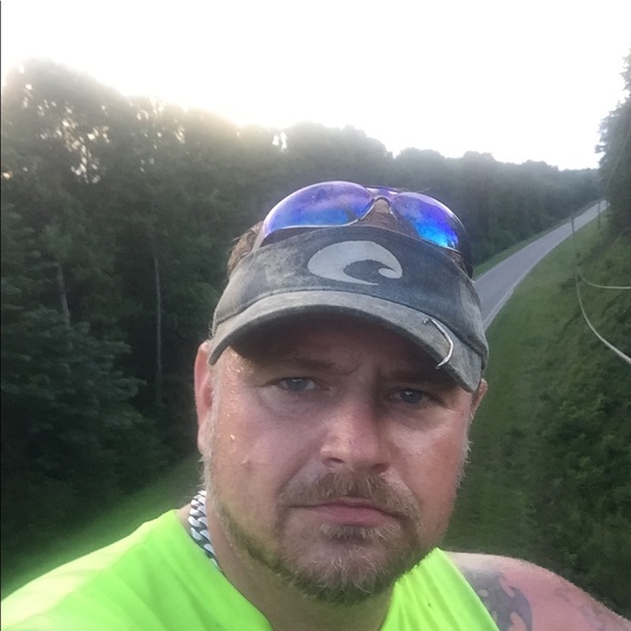 Profile Picture of Brian Goodwin (@fiberplacer) on Poshmark