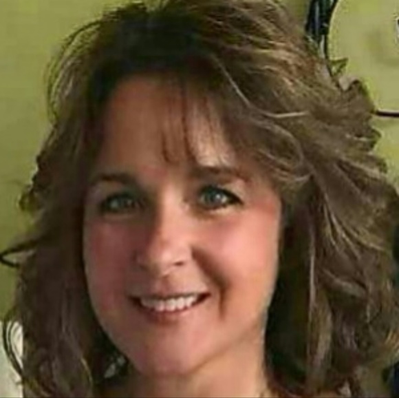 Profile Picture of Crystal Keckler (@ckeckler71) on Poshmark