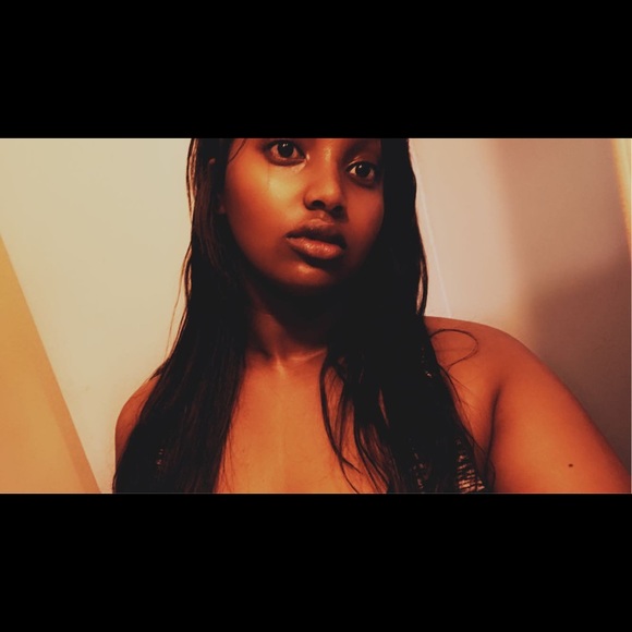 Profile Picture of Yasmin Yusuf (@yazy_yasmin) on Poshmark