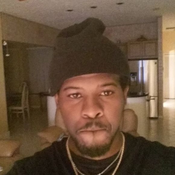 Profile Picture of Marlon Thompson (@iamkingdavidson) on Poshmark