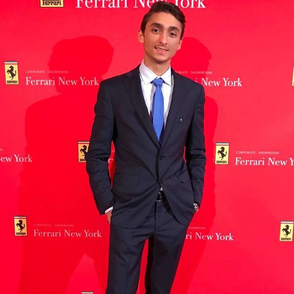 Profile Picture of David Bashkov (@davidbash) on Poshmark