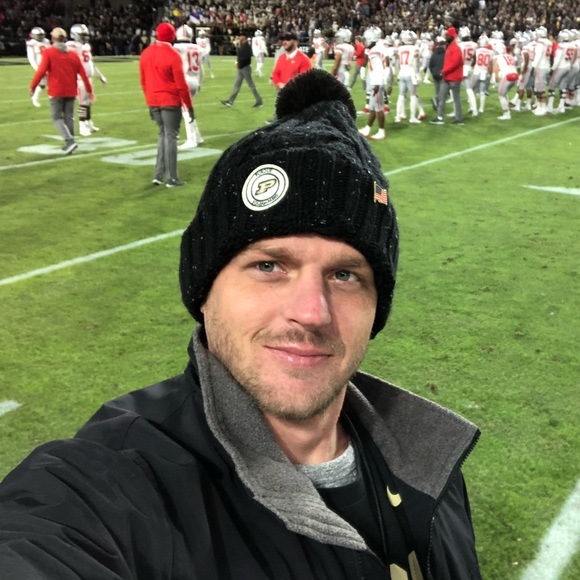 Profile Picture of Paul George (@alexgeommw) on Poshmark