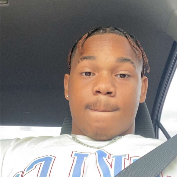 Profile Picture of Nytavious Huskey (@taterhuskey1) on Poshmark