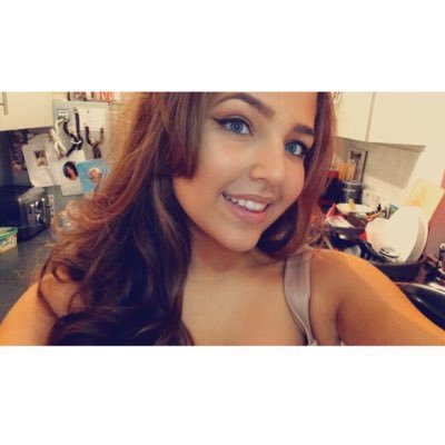 Profile Picture of Tyra Moore (@xtyraxx) on Twitter