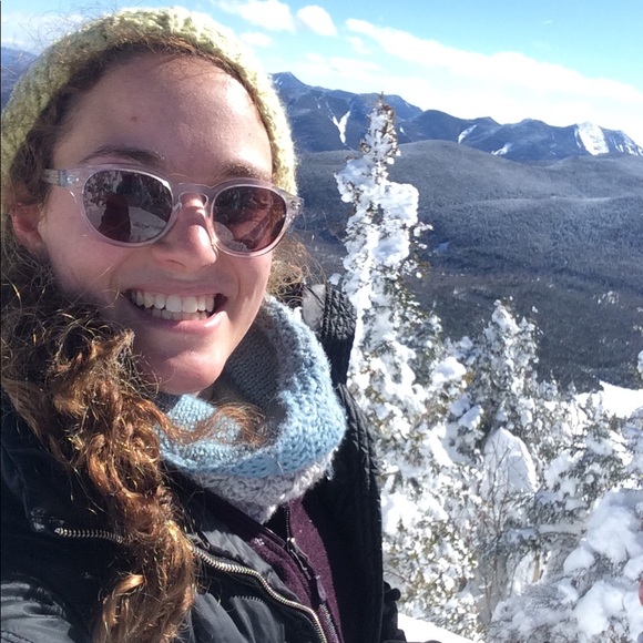 Profile Picture of Pazia Miller (@paziamiller1) on Poshmark